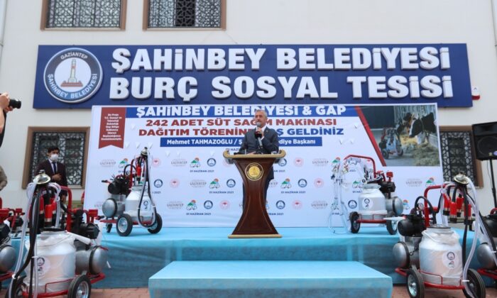 Şahinbey’den çiftçilere 242 adet süt sağım makinesi