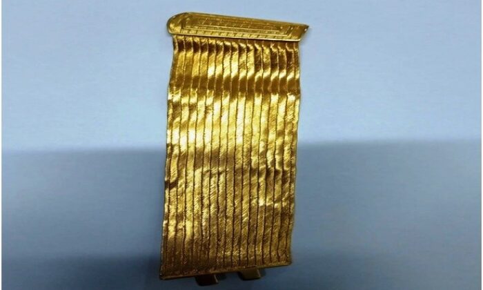 Sahte altın bilekliği satmaya çalışırken yakalandı