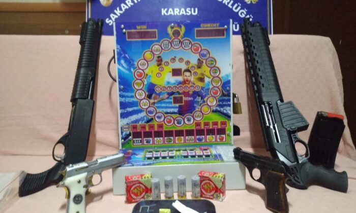 Sakarya’da 5 ayrı adrese operasyon: Çok sayıda silah ve uyuşturucu maddesi ele geçirildi