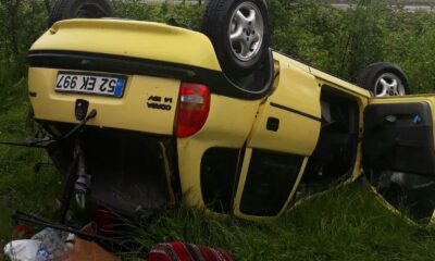 Samsun’da çarpışan otomobiller şarampole devrildi: 3 yaralı