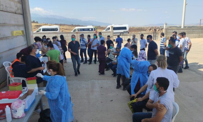 Sanayi şehri Gaziantep’te sanayi çalışanları aşılanıyor