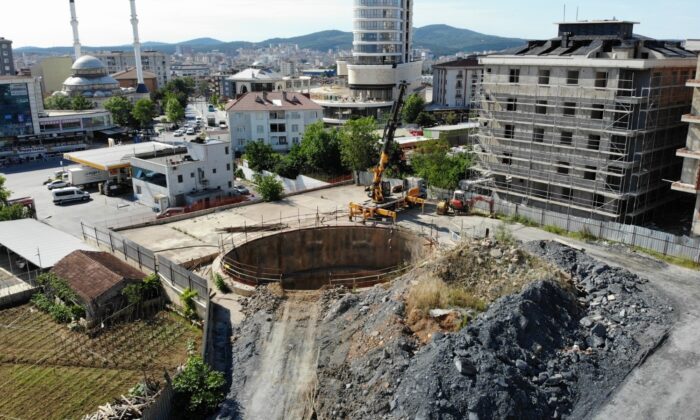 Sancaktepe-Yenidoğan metro hattının yapımının durdurulmasına vatandaşlardan tepki