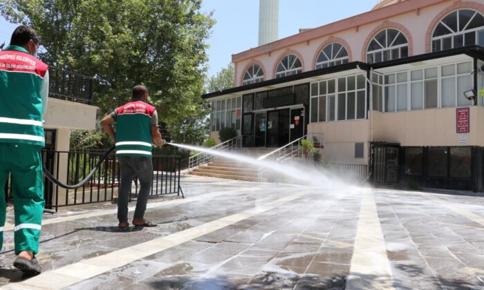 Şanlıurfa’da ibadethane temizliği