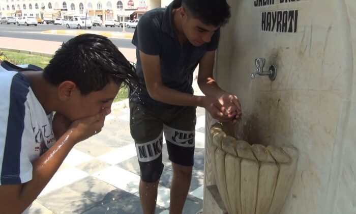 Şanlıurfa’da sıcak hava bunalttı