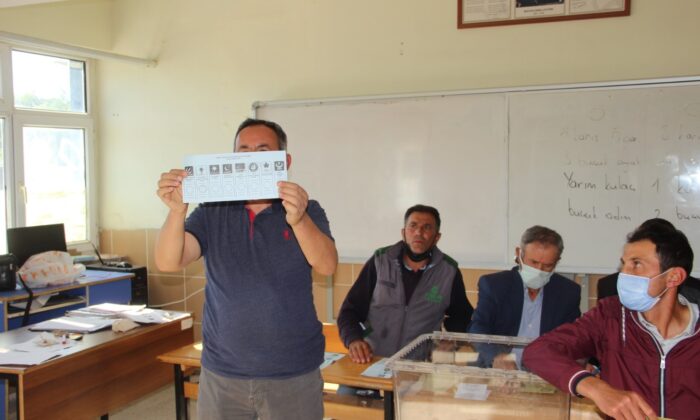 Seçim yapılan Güney beldesinde belediye başkanlığını AK Parti kazandı