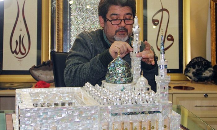 Sedeften Mescid-i Nebevi ve Mescid-i Aksa maketi yaptı