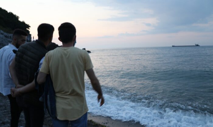 Seferber oldular, denizde vatandaş aradılar