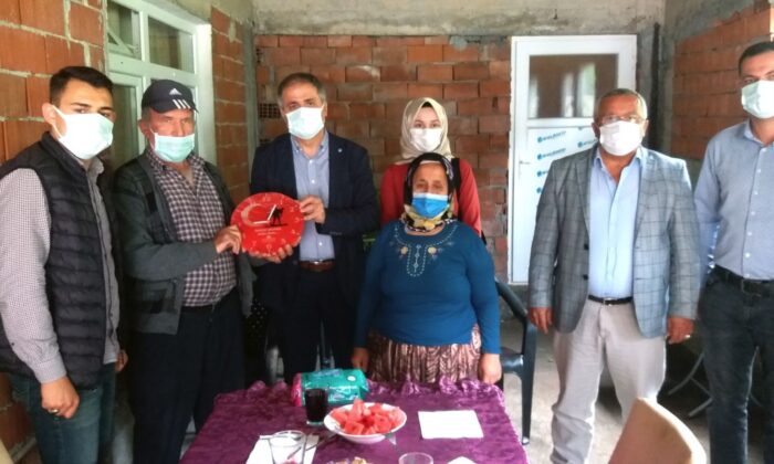 Şehit babalarına anlamlı ziyaret