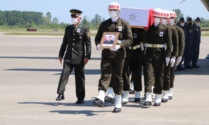 Şehit Samet Şeker’in naaşı Samsun’da