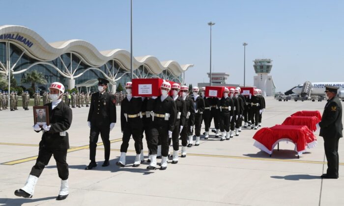 Şehitler memleketlerine uğurlandı