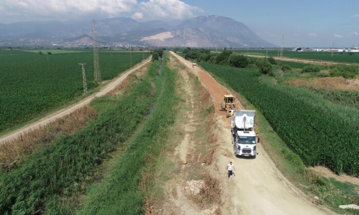 Şehzadeler’in ova yollarında asfalt çalışması başladı