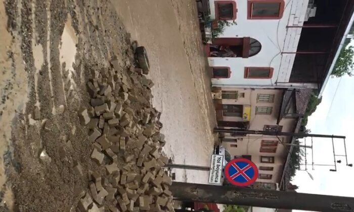 Sele teslim olan Trilye’de yaralar sarılıyor