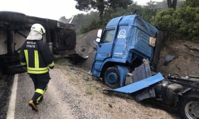 Seydikemer’de TIR ve kamyon kazası
