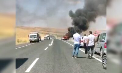 Seyir halindeki otomobil alev topuna döndü