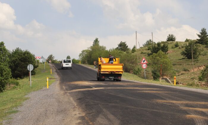 Sıcaklıklar asfalt eritiyor