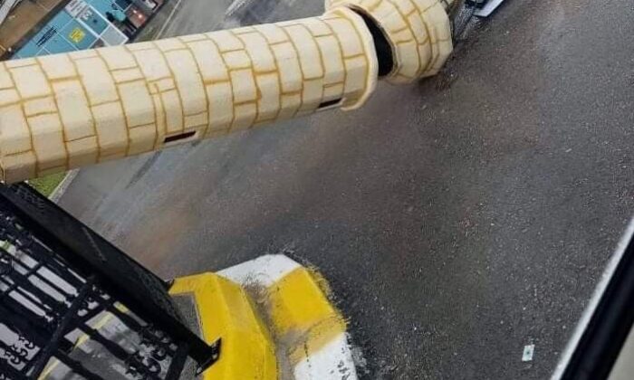 Şiddetli fırtına saat kulesi maketini böyle yıktı