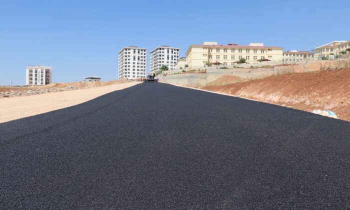 Siirt Belediyesi asfalt çalışmalarını sürdürüyor