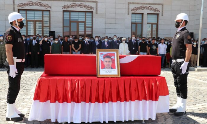 Siirt’te kazada hayatını kaybeden polis memuru için tören düzenlendi