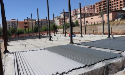 Siirt’te üç ayrı noktada semt pazarları yapım çalışmaları devam ediyor