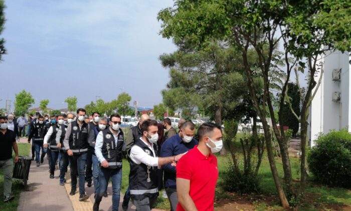 Silah kaçakçılığı şüphelisi 9 kişi tutuklandı