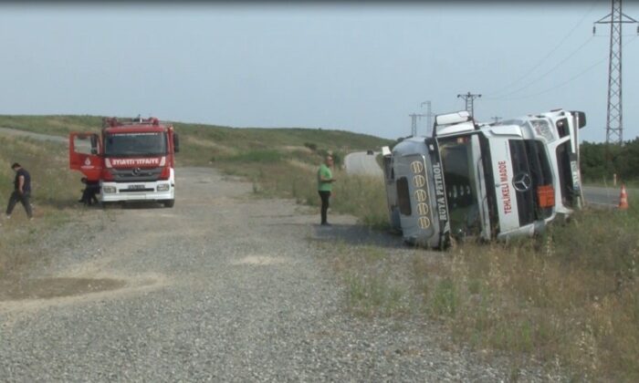 Silivri’de akaryakıt tankeri devrildi