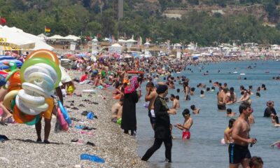 Sınavdan çıkan dünyaca ünlü sahile koştu