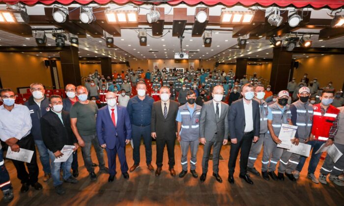 Sincan Belediyesi çalışanları mesleki yeterlilik belgelerini aldı