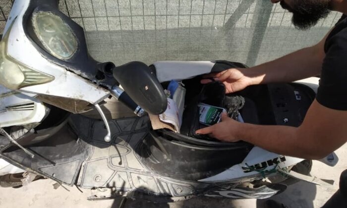 Sınırdan geçmeye çalışan elektrikli bisikletten cep telefonu çıktı