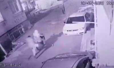 Şişli’de motosikleti iterek çalan şüpheliler kamerada