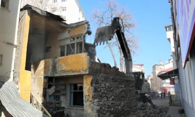 Sivas Belediyesi 103 metruk binayı yıktı