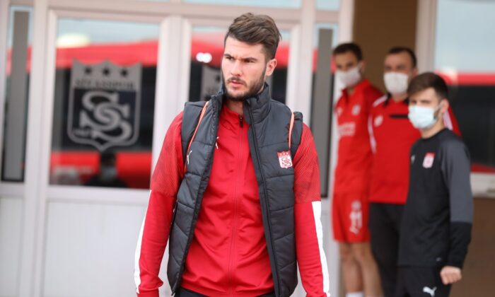 Sivasspor’da Robin Yalçın takımdan ayrılıyor!