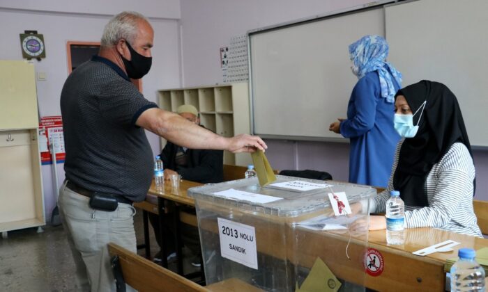 Sivas’ta 27 köy ve mahallede muhtarlık ara seçimine başlandı