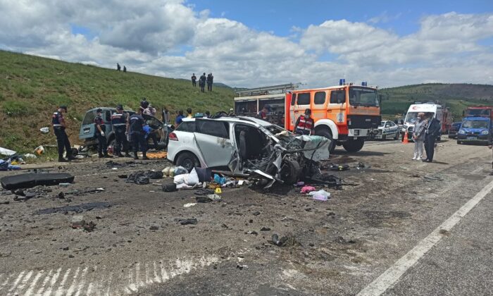 Sivas’taki kazada ölen 9 kişinin kimlikleri belirlendi