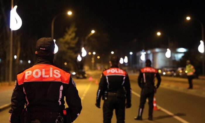 Sokağa çıkma kısıtlamasını ihlal edenlere 192 bin 600 lira ceza