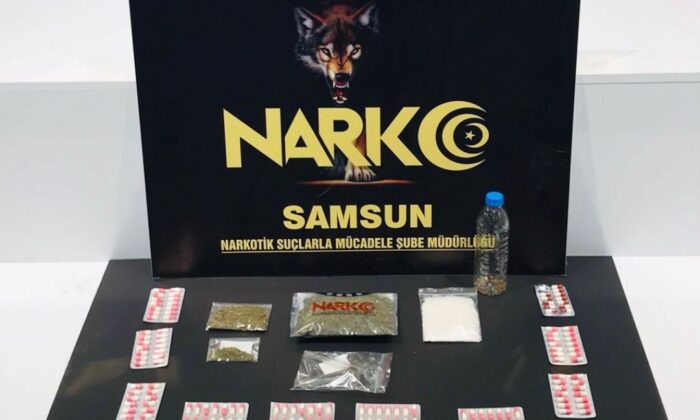 Sokak satıcılarına uyuşturucu operasyonu: 3 gözaltı
