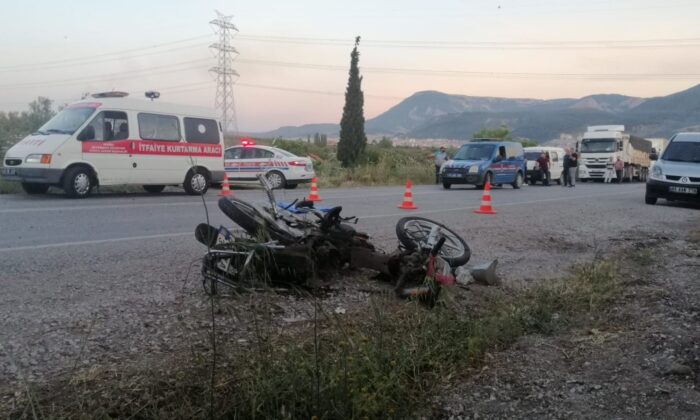 Soma’da karı-koca trafik kazasında hayatını kaybetti