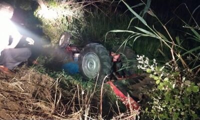 Su kanalına devrilen traktörün sürücüsü hayatını kaybetti