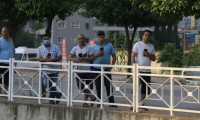 Sulama kanalında boğulan gencin cesedinin çıkarılmasını cep telefonlarıyla görüntülediler