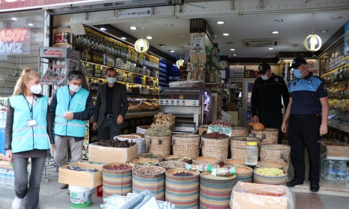 Sultanbeyli’de kademeli normalleşme döneminde de denetimler aralıksız devam ediyor