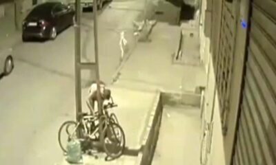 Sultangazi’de elektrik direğine bağlanan bisikleti böyle çaldı