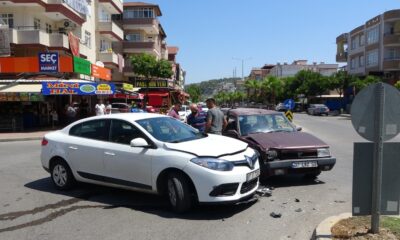 Sürücünün kararsızlığı kazaya sebep oldu: 1 yaralı