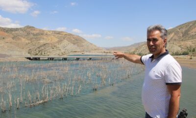 Suyu çekilen barajda ilginç görüntüler oluştu