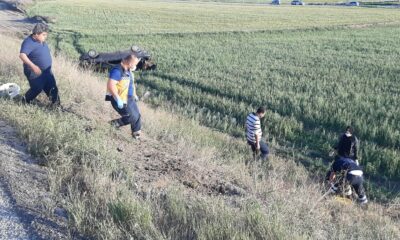 Takla atan otomobil tarlaya devrildi: 3 yaralı