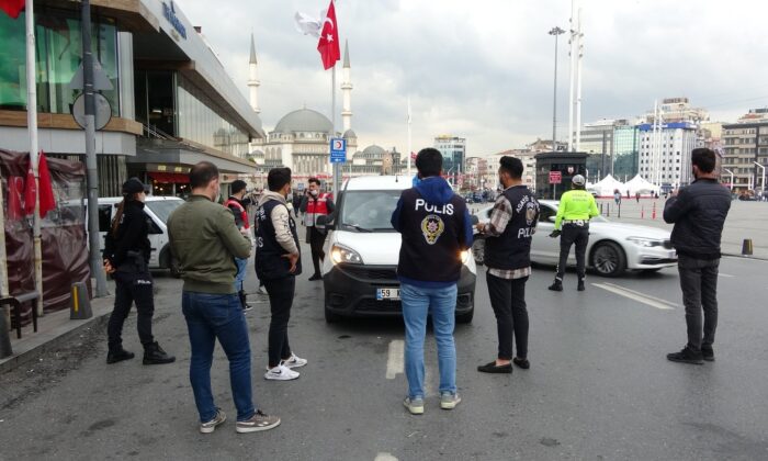 Taksim’de helikopter destekli “Yeditepe huzur uygulaması” yapıldı