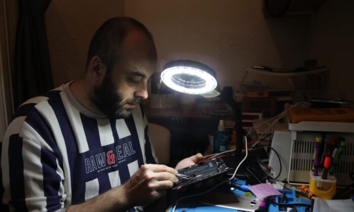 Talebe yetişmek için geç saatlere kadar çalışıyorlar