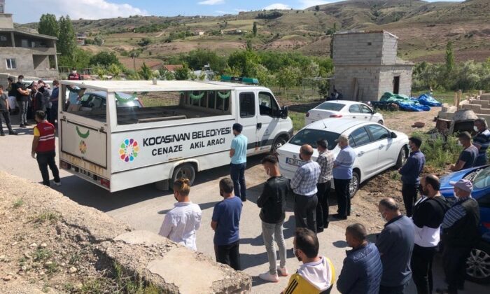 Tandırda ölü bulunan karı koca toprağa verildi