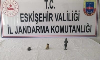 Tarihi eserleri satmak isteyen 4 kişi jandarmaya yakalandı