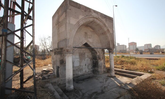 Tarihi Hacı Kasım Çeşmesi Melikgazi korumasında