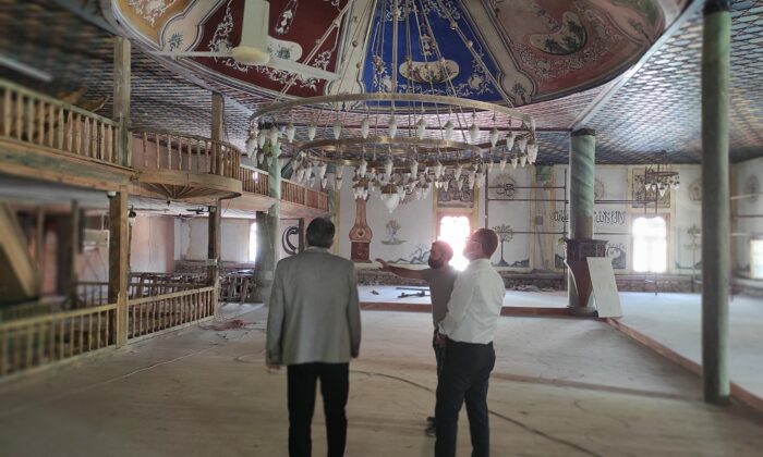 Tarihi Kocaseyfullah Camii restore çalışmaları