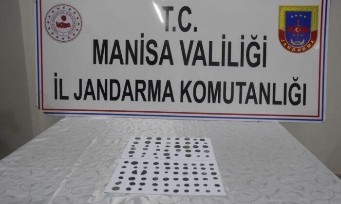 Tarihi sikkelerle yakalandılar, serbest kaldılar